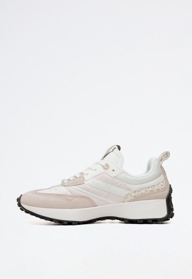 Zapatilla blanca de mujer con diseño urbano y detalles modernos | PEPE JEANS PLS60005