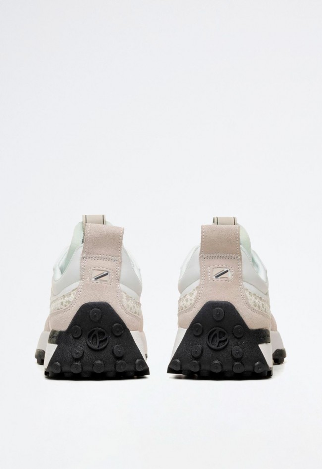 Zapatilla blanca de mujer con diseño urbano y detalles modernos | PEPE JEANS PLS60005