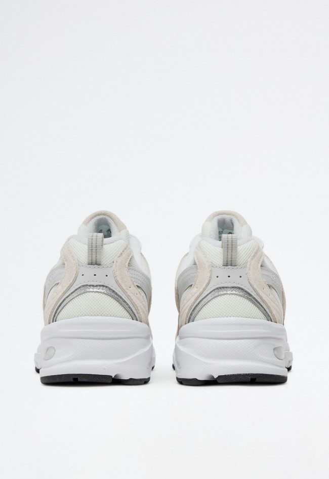 Zapatillas New Balance 530 mujer | Retro running de los 2000 con amortiguación ABZORB