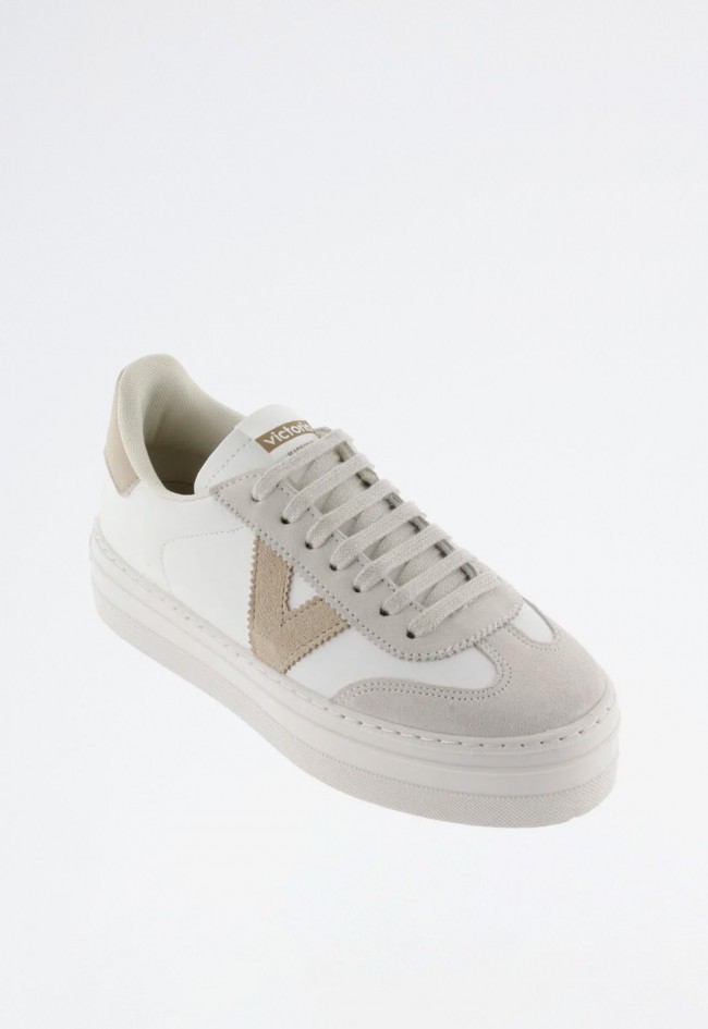 Zapatilla blanca de mujer con plataforma y corte ciclista – sostenible y fabricada en España | VICTORIA Barcelona