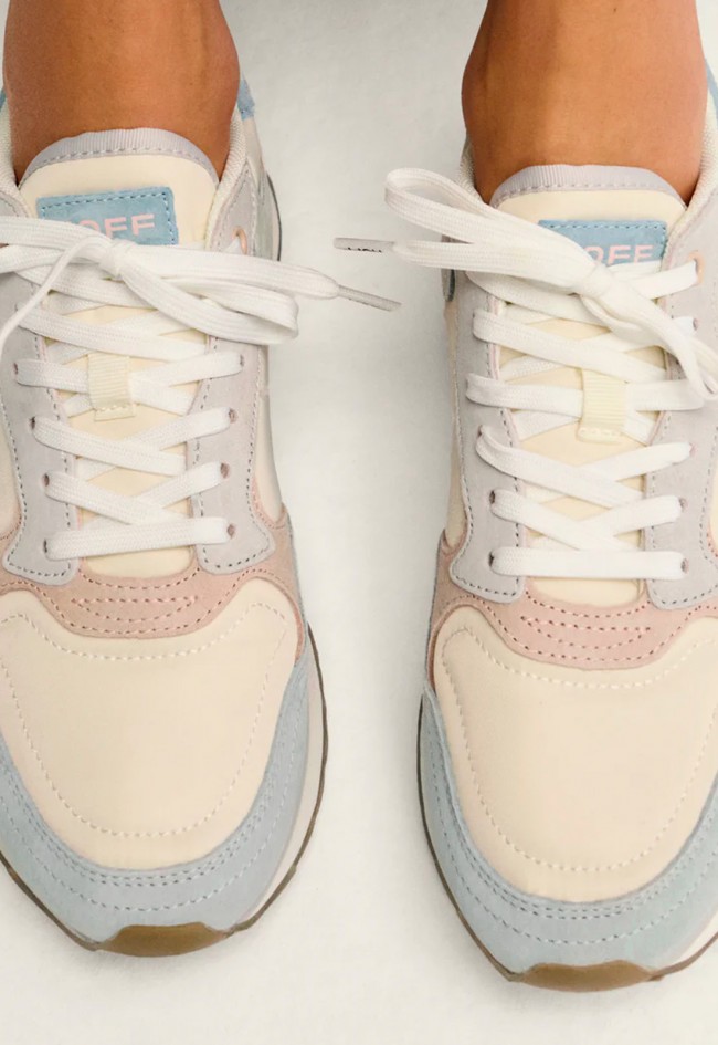 Deportivo de mujer beige Hoff city st barbara