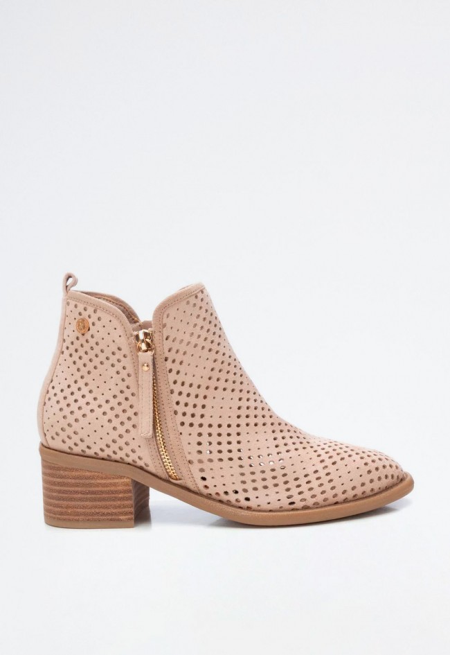 Botín campero de mujer en antelina troquelada cómodo con cremallera lateral | XTI 14396103