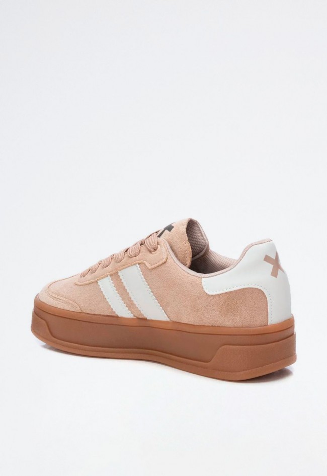 Zapatilla retro de mujer en antelina beige – estilo multicolor y vegana certificada | XTI 143644