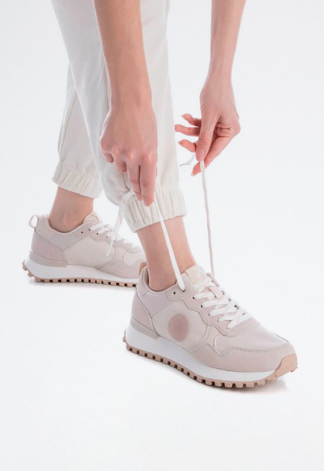 Zapatilla de mujer en textil y efecto piel beige con plantilla extraíble – diseño clásico renovado | XTI 143611