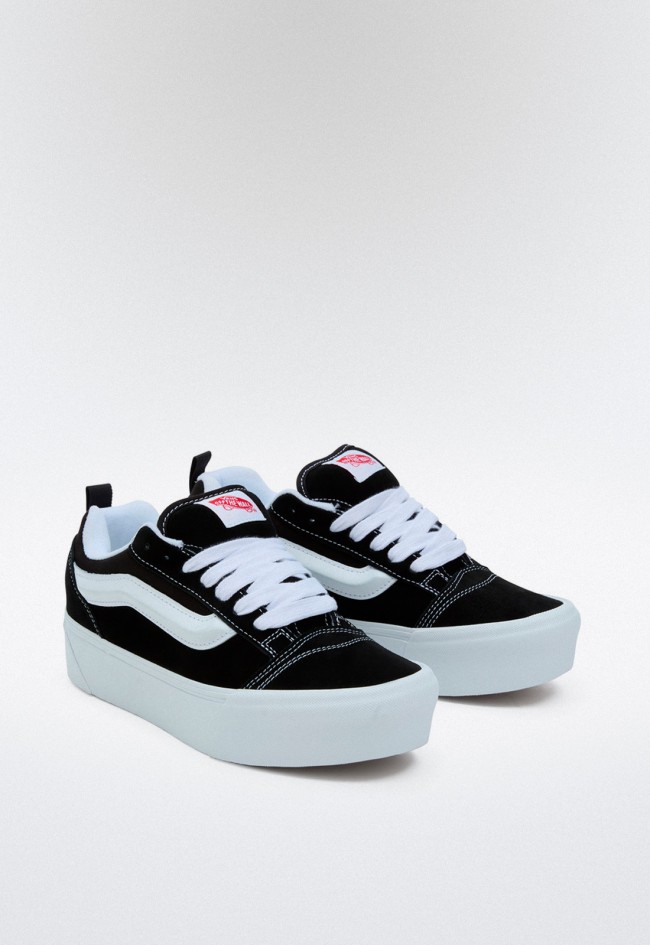 Deportivo de mujer negro VANS knu stack