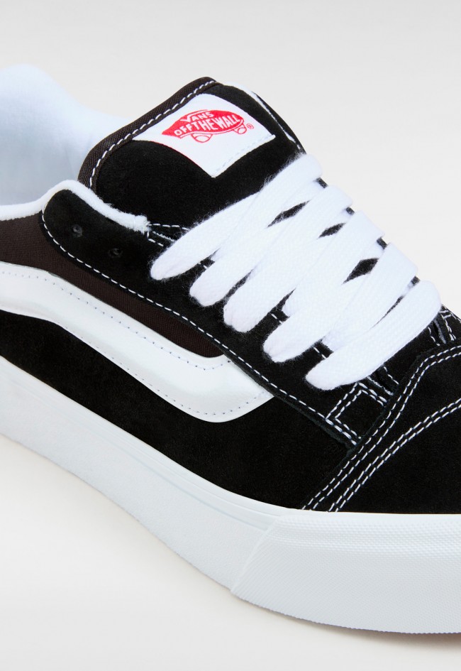 Deportivo de mujer negro VANS knu stack