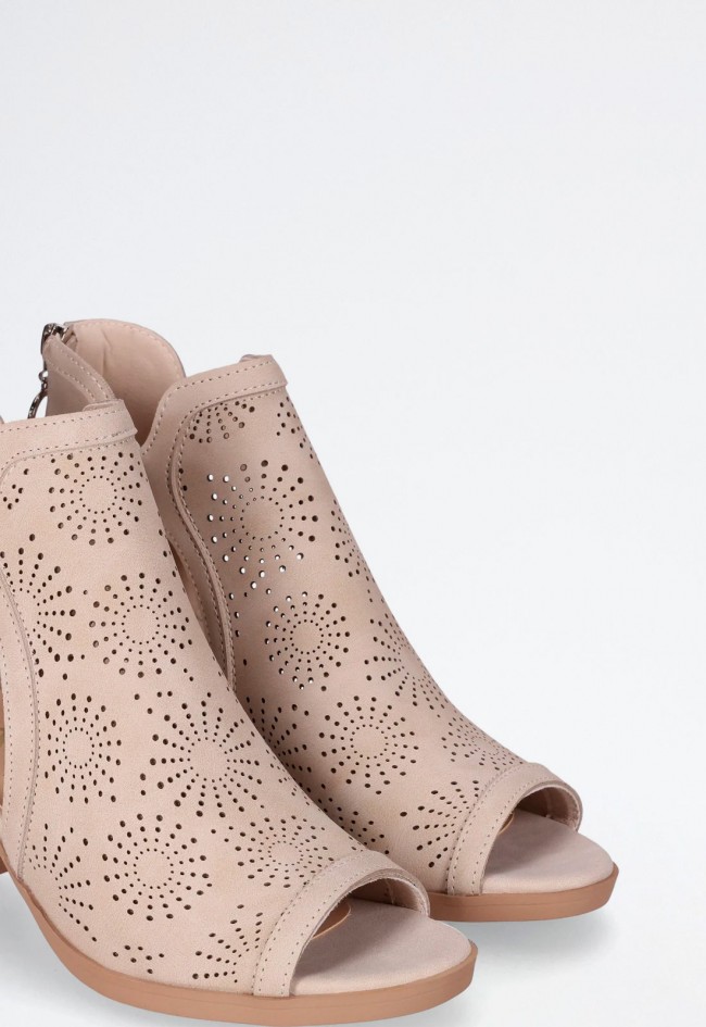 Sandalia de mujer en piel vegana con peep-toe y tacón medio – elegante y cómoda | CHIKA10