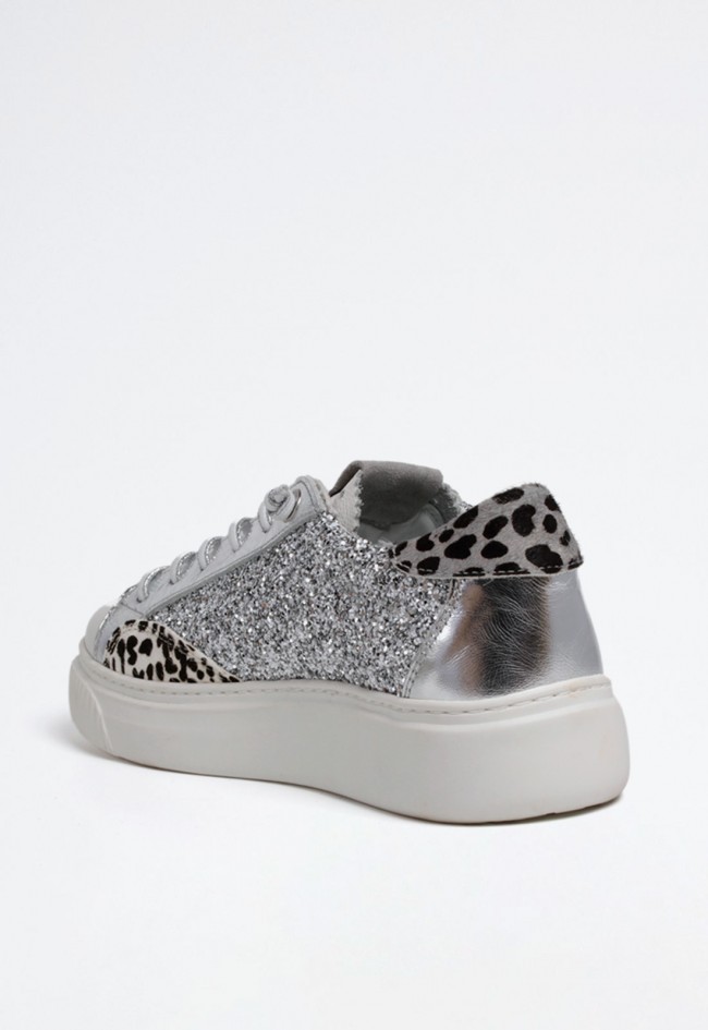 Zapatilla de mujer con glitter, animal print y estrella bordada | Diseño exclusivo y fabricada en España | Cetti C-1342