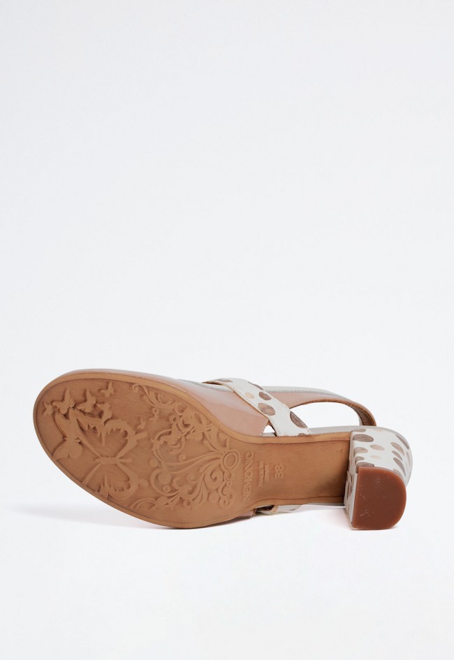 Zapato retro vintage de mujer beige Nemonic 2306