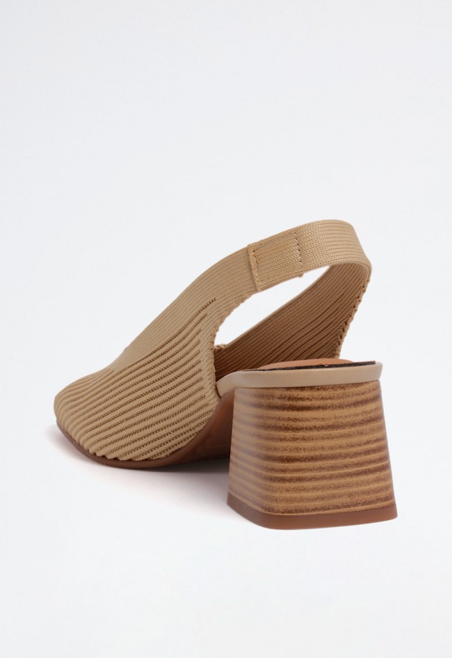 Zapato destalonado de mujer en color camel – diseño elegante con tacón ancho cómodo | MISS ELASTIC