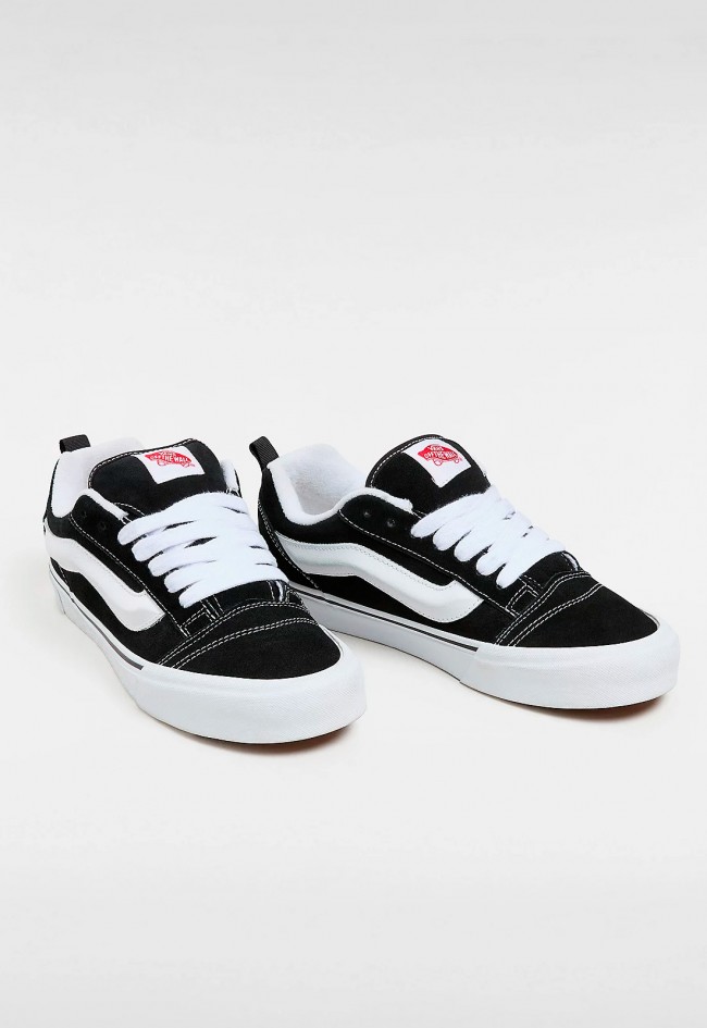 Deportivo de hombre negro VANS knu skool