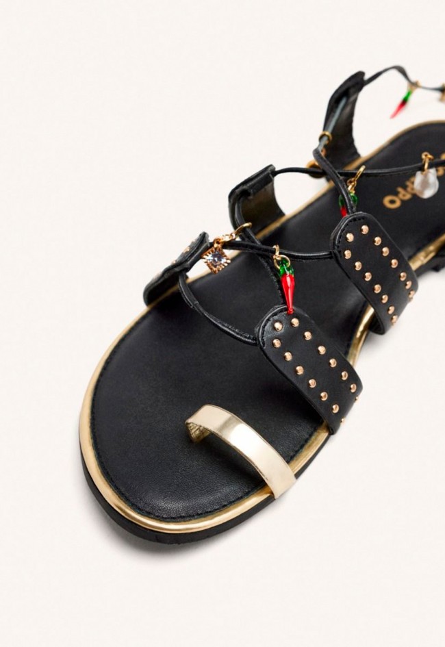 SANDALIAS PIEL ABALORIOS Y TACHAS GIOSEPPO IONE