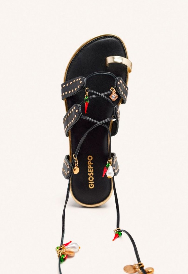 SANDALIAS PIEL ABALORIOS Y TACHAS GIOSEPPO IONE