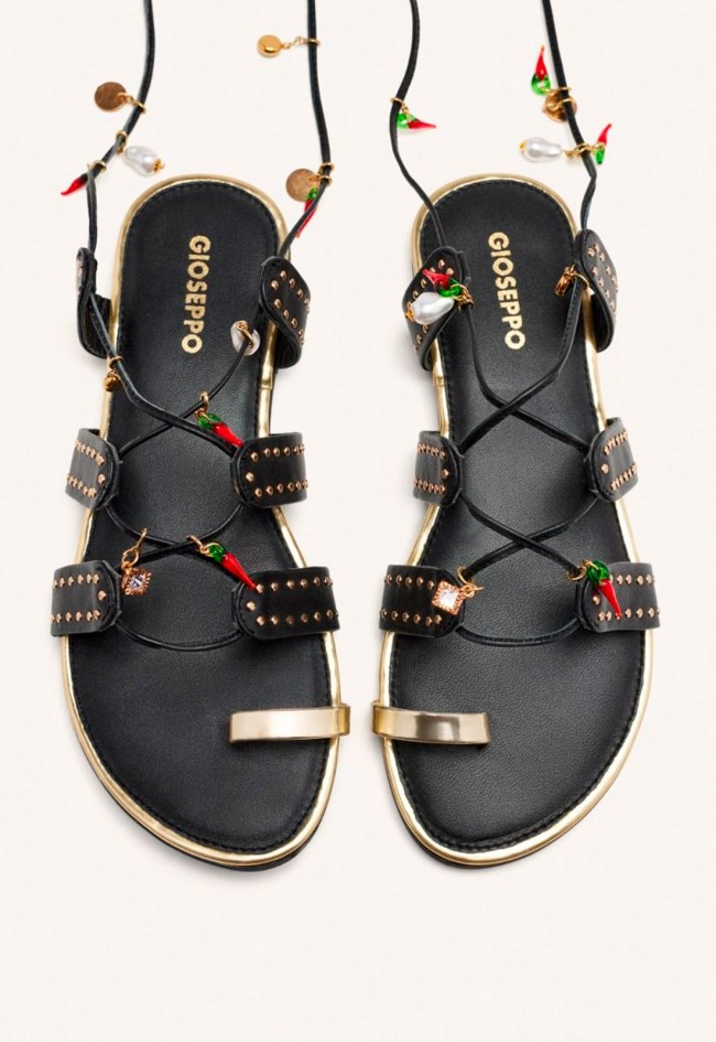 SANDALIAS PIEL ABALORIOS Y TACHAS GIOSEPPO IONE
