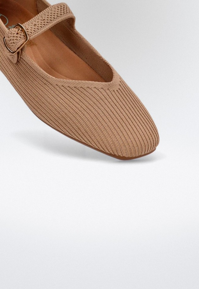 Bailarina de mujer beige con hebilla – diseño clásico y en tendencia | CARMINA JHILTON 63-2467