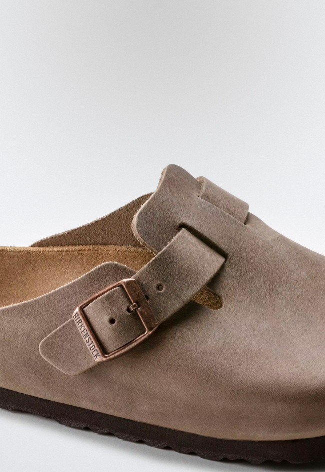 Zueco de hombre tostado Birkenstock boston leoi
