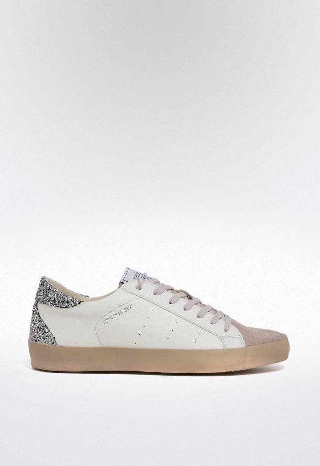 Deportivo de mujer en color plata con detalle glitter – estilo urbano y toque brillante | WHY PINK M5040