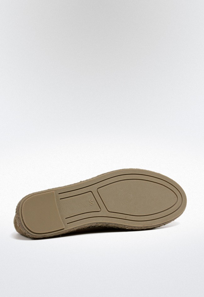Alpargata veneciana de mujer kaki estilo bailarina – piso plano, hebilla y suela de esparto natural | WHY PINK m5415