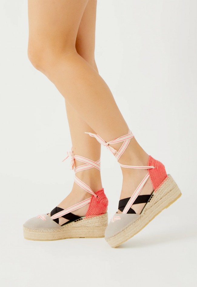 Alpargata multicolor de cuña baja con lazo para atar y suela de esparto | Estilo alegre para verano Star Love delta 52