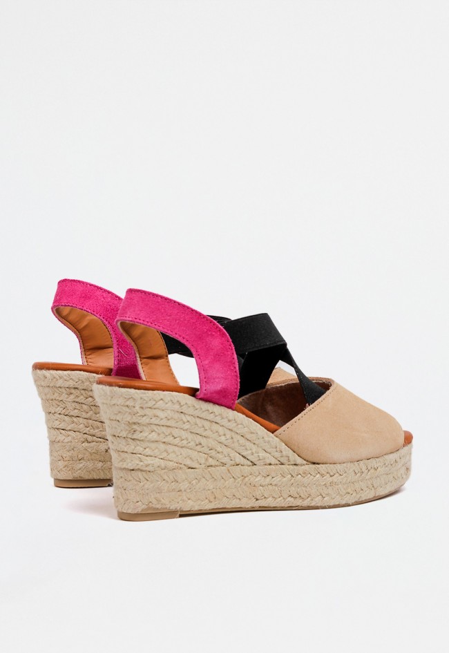 Sandalia de cuña en esparto con doble cinta cruzada en piel y textil para mujer | Diseño veraniego y cómodo beige Shiny 6013