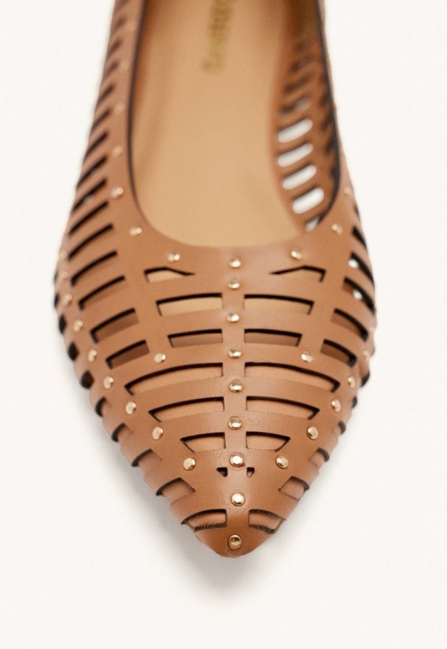 Bailarinas piel tachas de mujer camel Gioseppo kenosha