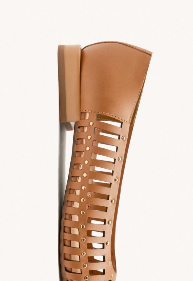 Bailarinas piel tachas de mujer camel Gioseppo kenosha