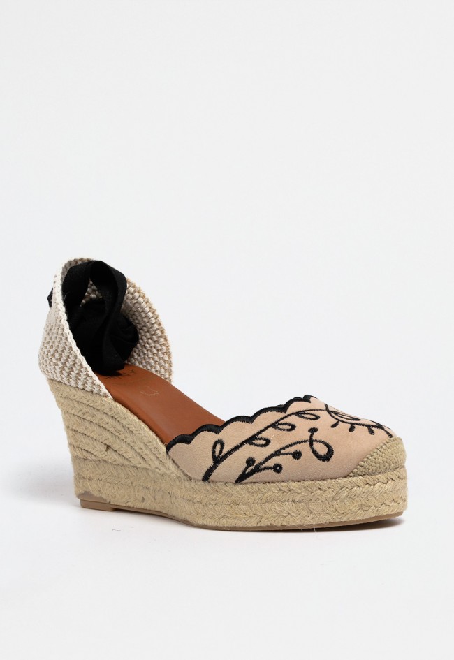 Alpargata de cuña alta con cintas al tobillo y bordado frontal en piel y textil | Suela de esparto artesanal beige Shiny 6008