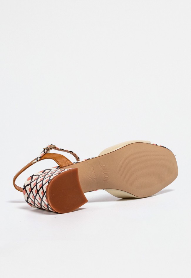 Sandalia de vestir beige de mujer en piel con tacón ancho estampado y hebilla pequeña | Marca GLO Glo chija