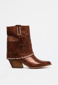 Botín cowboy de mujer en piel cuero con polaina y tachas – estilo western con tacón alto | CHINI EQUIPE tex3000