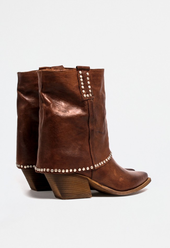 Botín cowboy de mujer en piel cuero con polaina y tachas – estilo western con tacón alto | CHINI EQUIPE tex3000