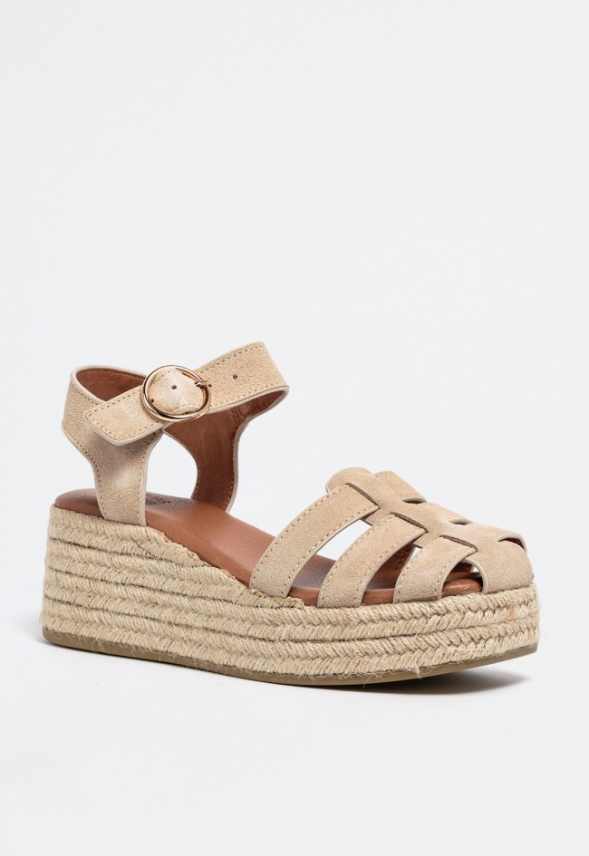 Sandalia de cuña de esparto en piel color arena con hebilla dorada | Diseño cómodo y natural de VAS new bonita 10