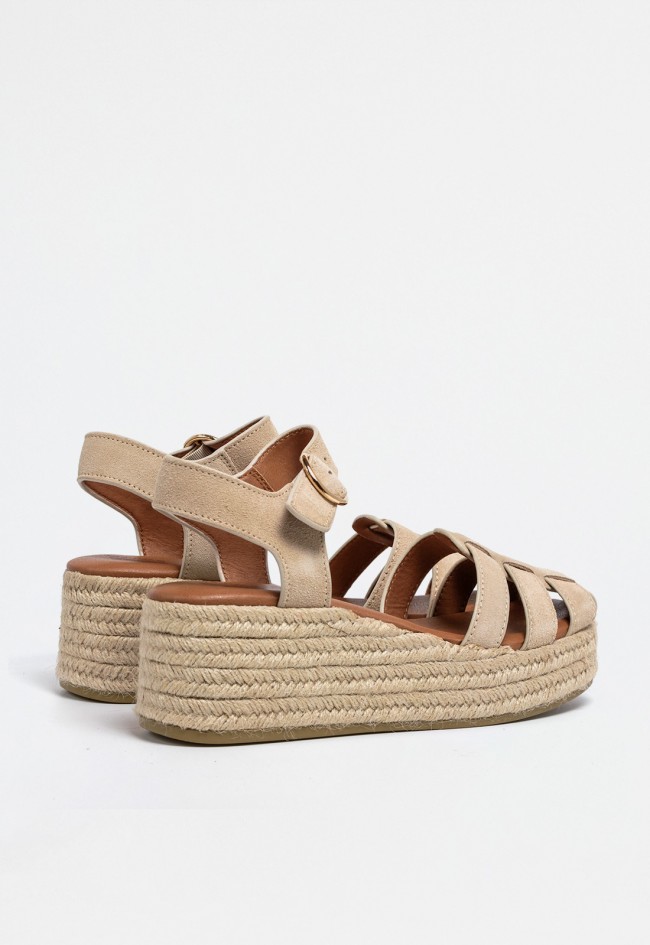 Sandalia de cuña de esparto en piel color arena con hebilla dorada | Diseño cómodo y natural de VAS new bonita 10