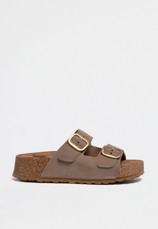 Sandalia tostada de mujer con doble hebilla dorada y suela elevada en piel | Diseño casual y actual VAS wiwi-003
