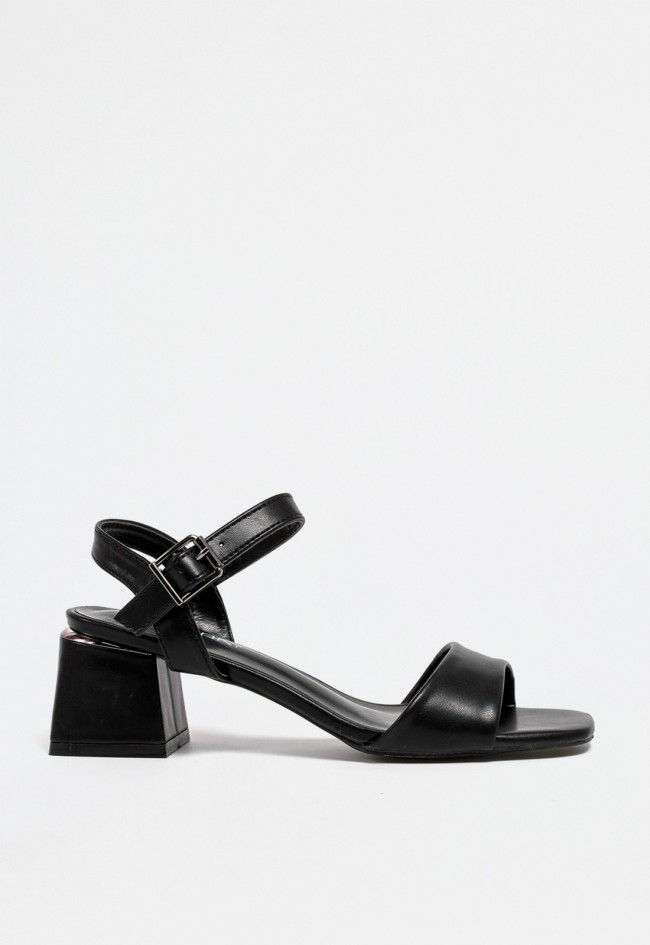 Sandalia negra de mujer con tacón ancho, tira cruzada y hebilla ancha | Estilo de vestir cómodo y actual Why Pink? 60-2591