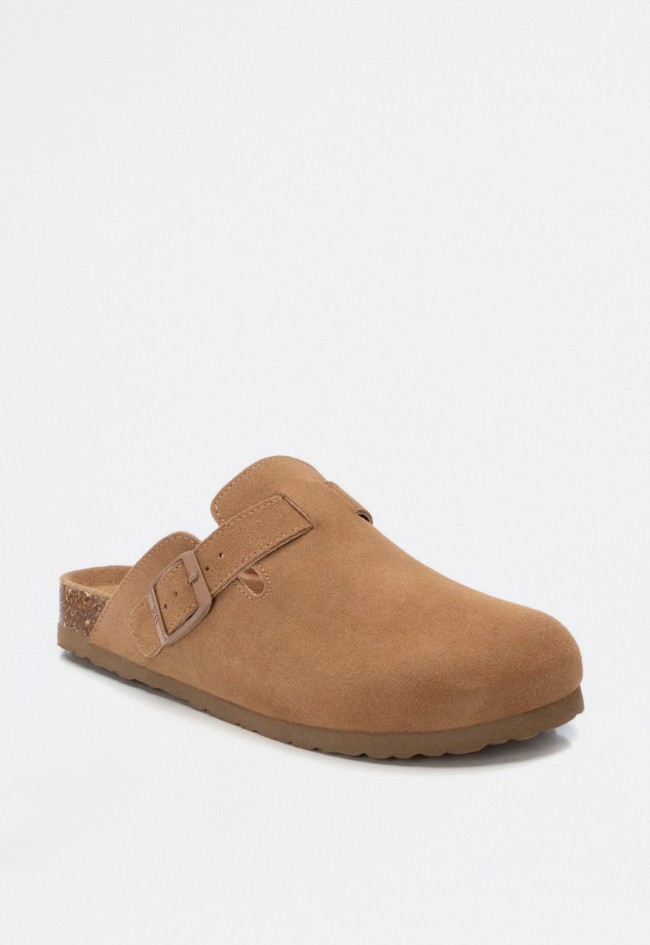Zueco de mujer en serraje camel – cómodo, en tendencia y para todo el año | VAS 142871