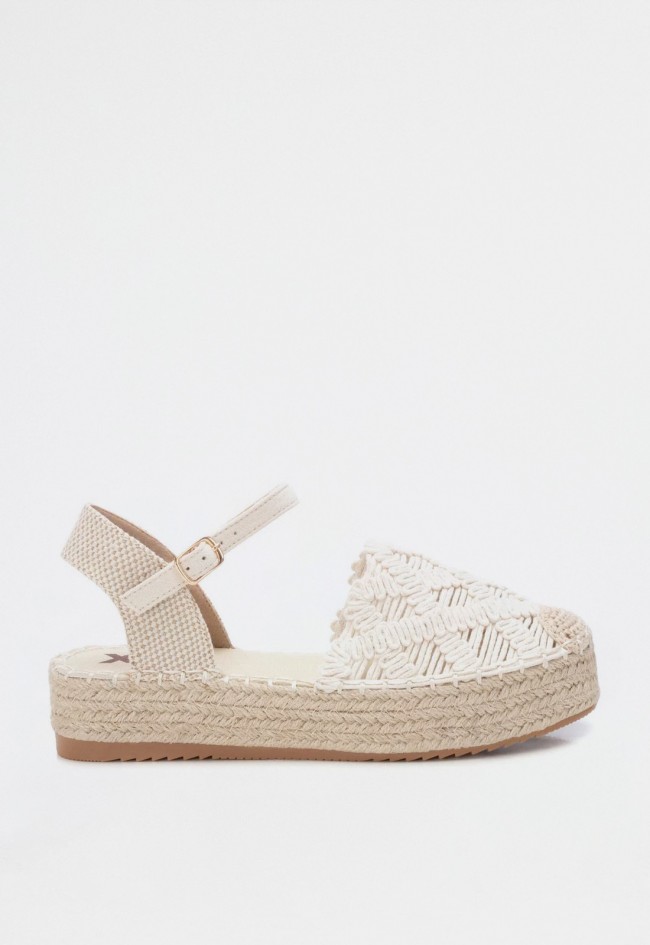 Alpargata trenzada de mujer beige Xti 144022