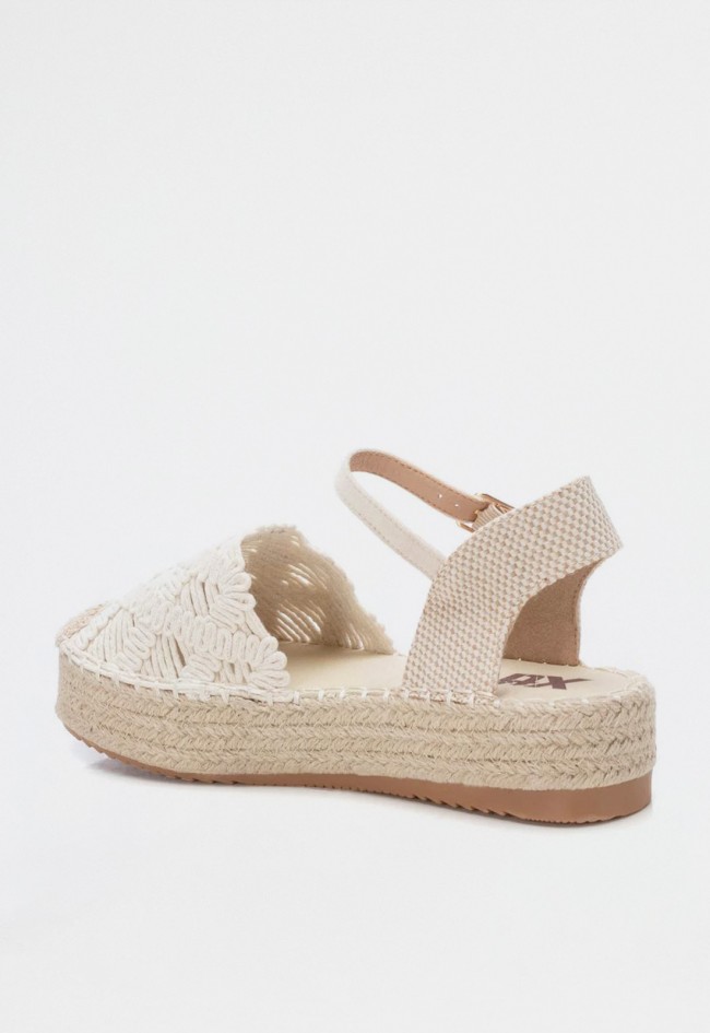 Alpargata trenzada de mujer beige Xti 144022