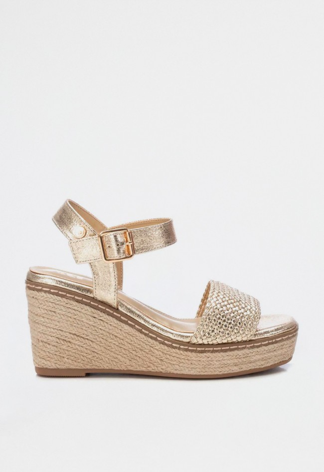 Sandalia esparto cuña de mujer oro Xti 143828