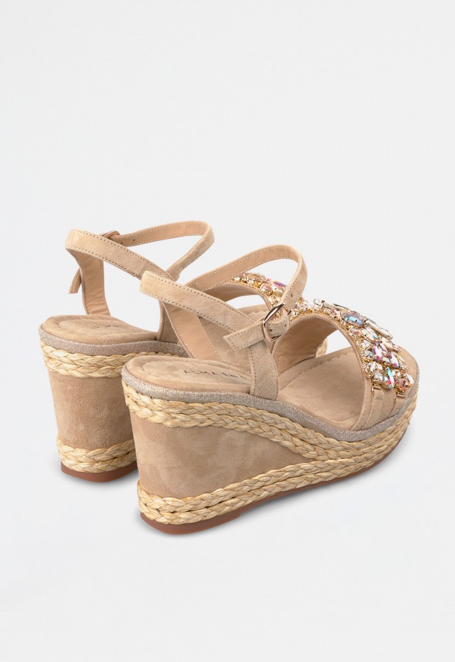 Sandalia cuña plataforma de mujer arena Alma en Pena 51291
