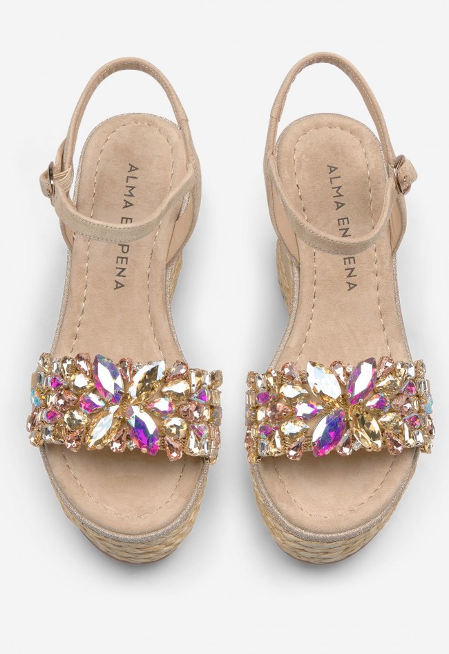 Sandalia cuña plataforma de mujer arena Alma en Pena 51291