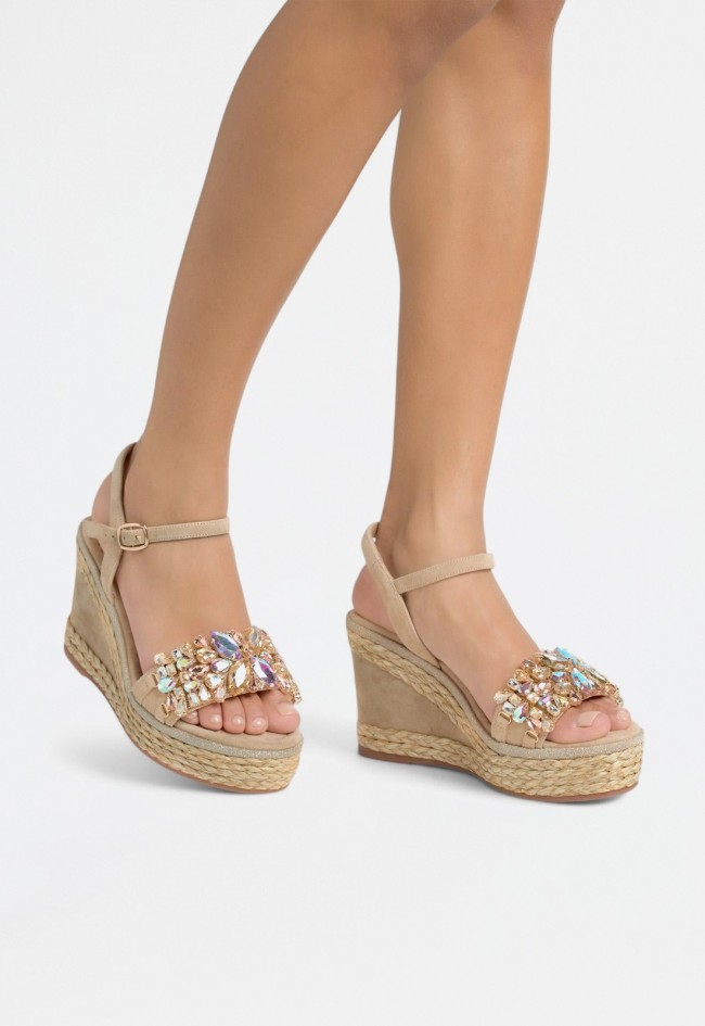 Sandalia cuña plataforma de mujer arena Alma en Pena 51291