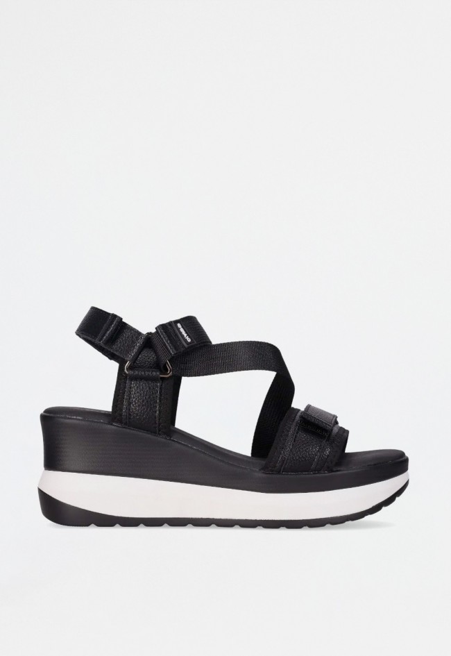 Sandalia cuña deportiva de mujer negro Chika 10 roco 07