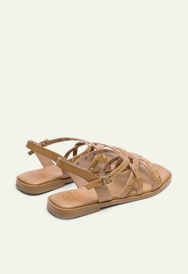 SANDALIA PLANA DE PIEL CON TACHUELAS TAUPE Porronet VICTORIA 3113