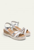 SANDALIA DE CUÑA DE PIEL DE TIRAS BLANCO PLATA Porronet BERTA 3156