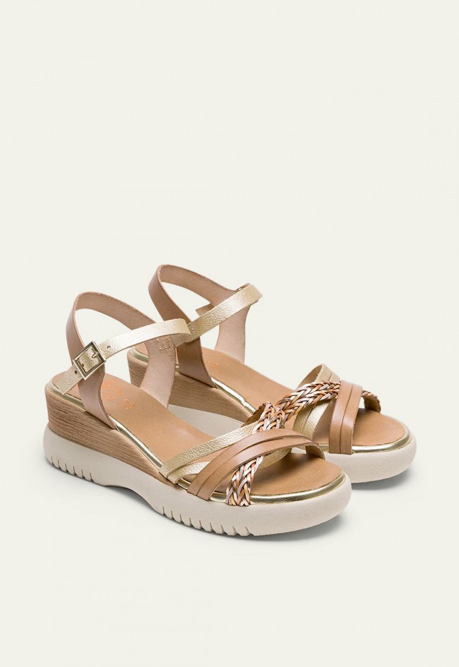 SANDALIA DE CUÑA DE PIEL DE TIRAS TAUPE ORO Porronet BERTA 3156