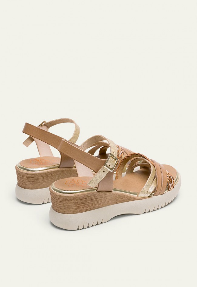 SANDALIA DE CUÑA DE PIEL DE TIRAS TAUPE ORO Porronet BERTA 3156