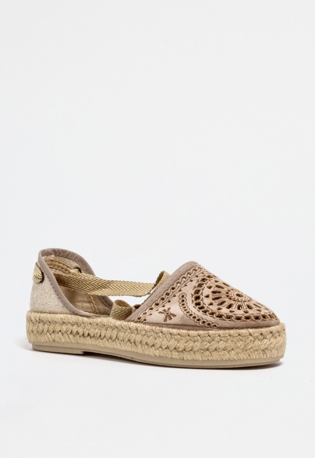 Alpargata plana beige de mujer con suela de esparto y cordones para atar – artesanía española con estilo boho | GARRIDO MURO 712