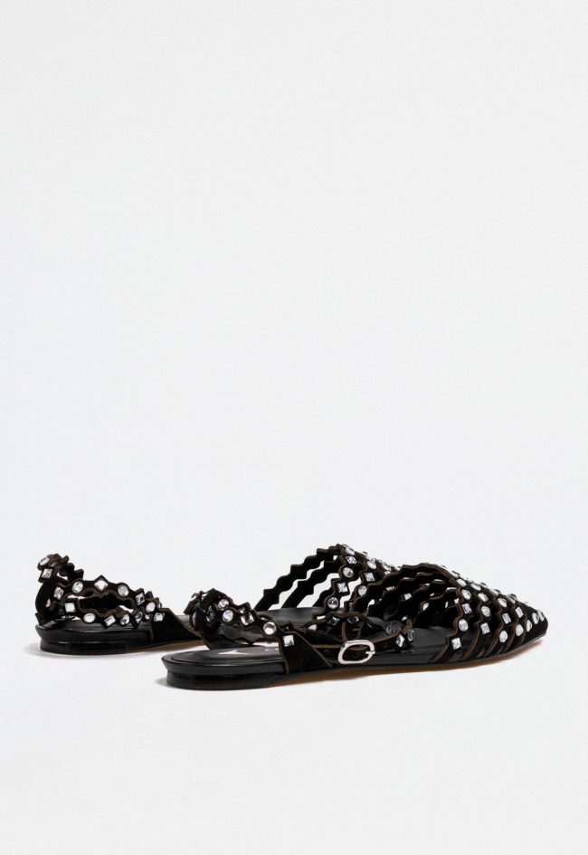 Zapato plano destalonado de mujer en piel negra con tiras de brillo – elegancia luminosa y frescura | CARRANO 507077