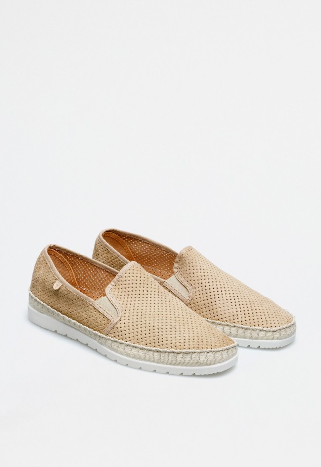 Alpargata de hombre en textil micro perforado color roble con suela flexible | Fabricada en España | Verbenas Boris