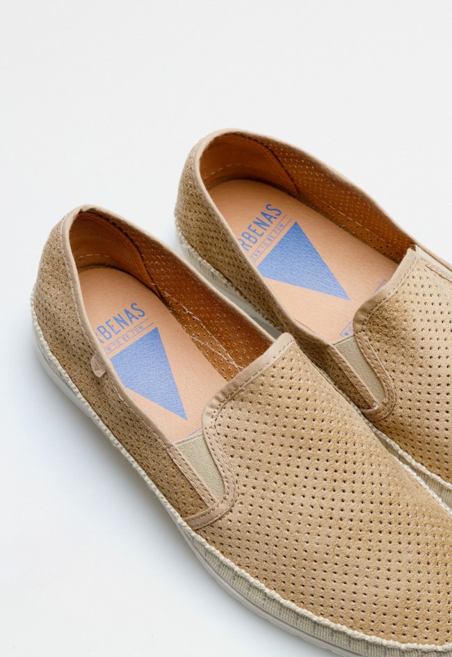 Alpargata de hombre en textil micro perforado color roble con suela flexible | Fabricada en España | Verbenas Boris